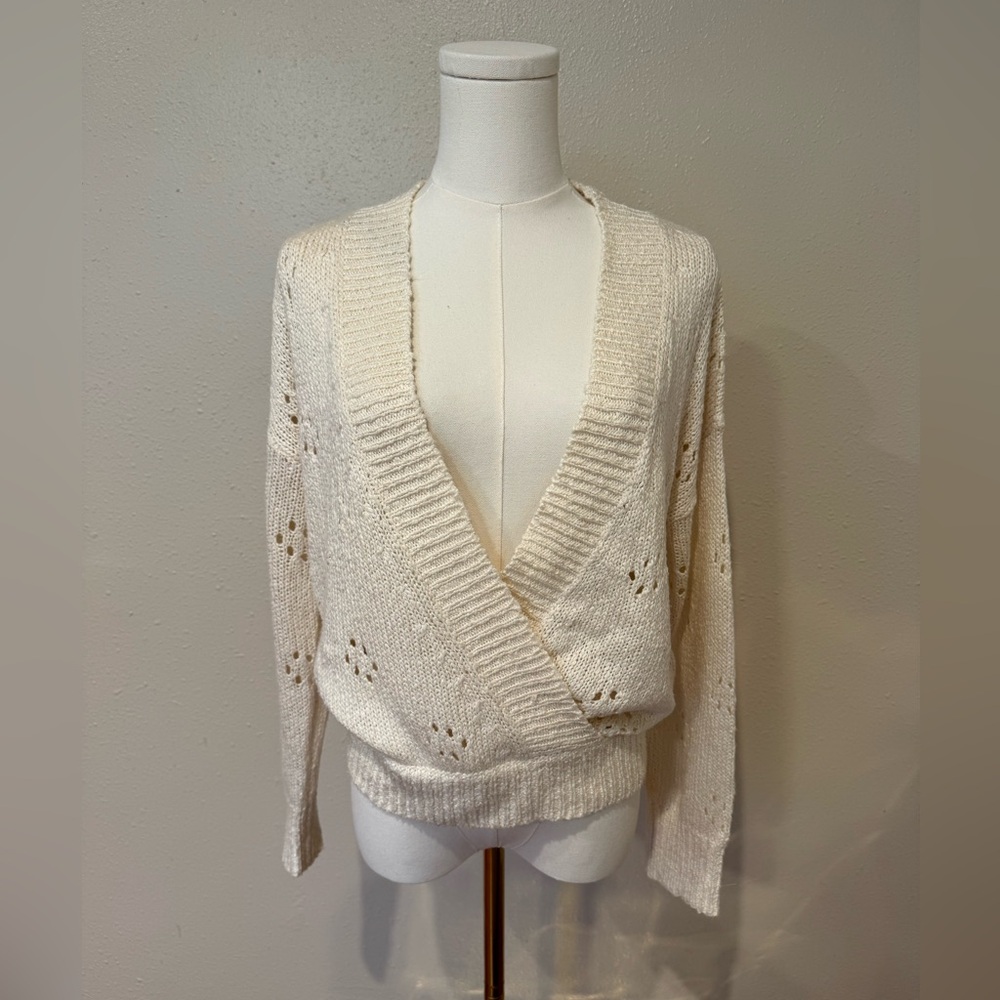 ASTR Cream V-Neck Sweater - Picture 4 of 9